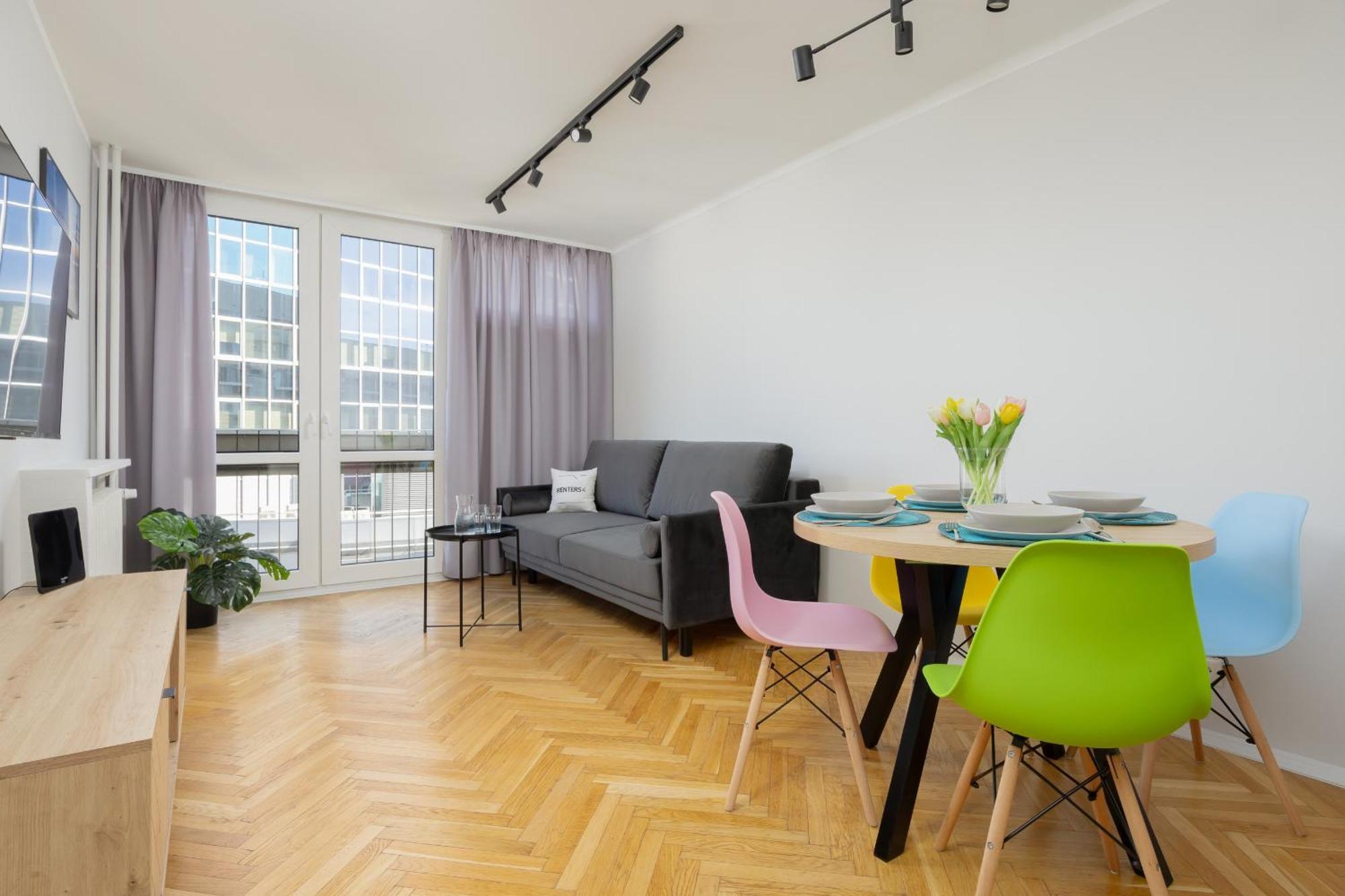 Lägenhet In The Heart Of By Rent Like
