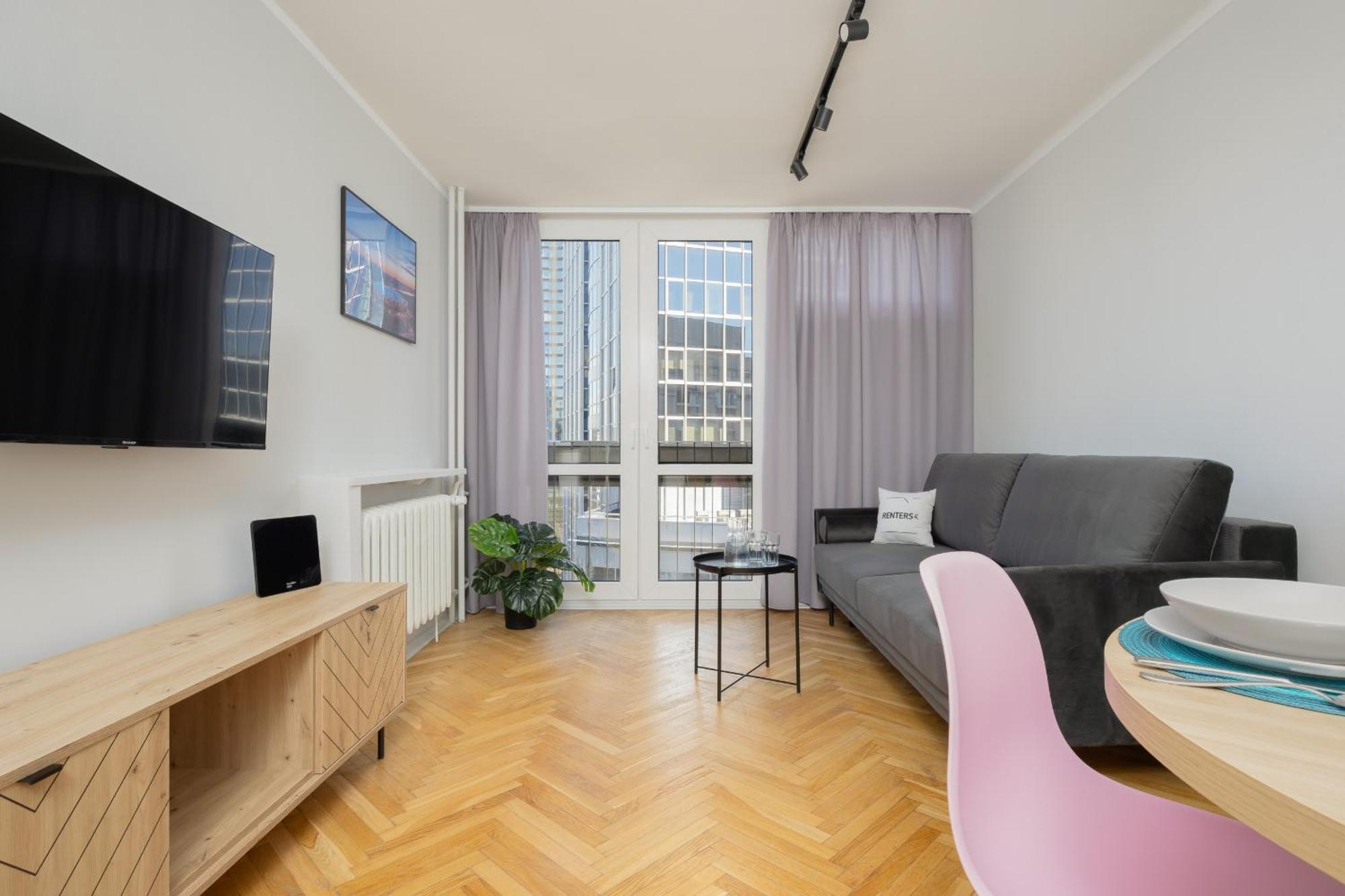 Lägenhet In The Heart Of By Rent Like *